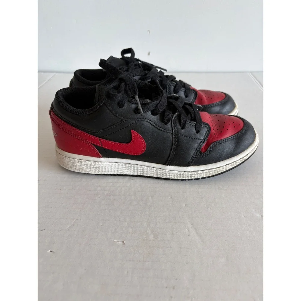 Nike Air Jordan 1 Low Bred Toe Black Red White Kids streetwear Size 4.5Y